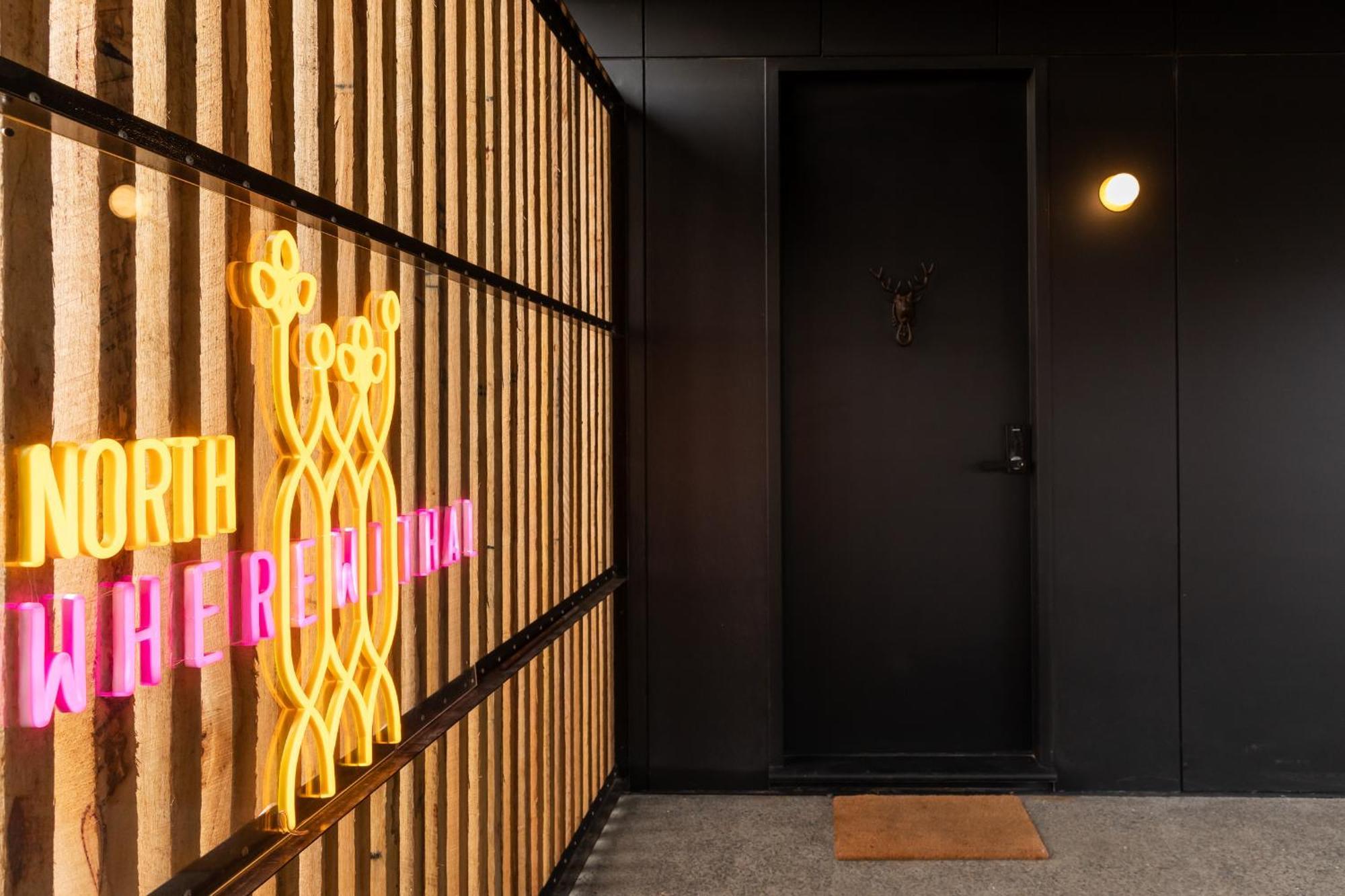 Wherewithal Luxury Suites Carlton Exterior photo