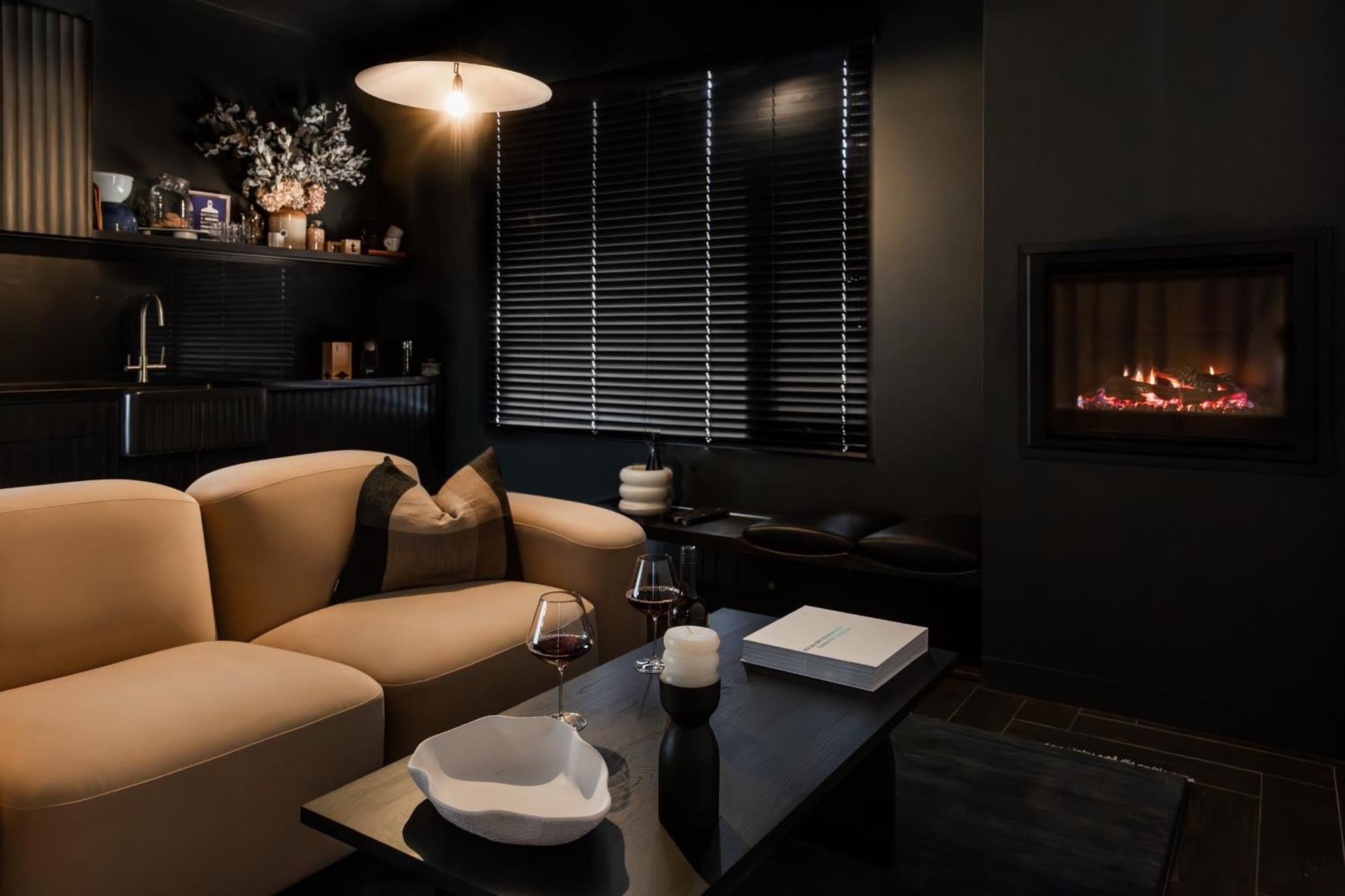 Wherewithal Luxury Suites Carlton Exterior photo