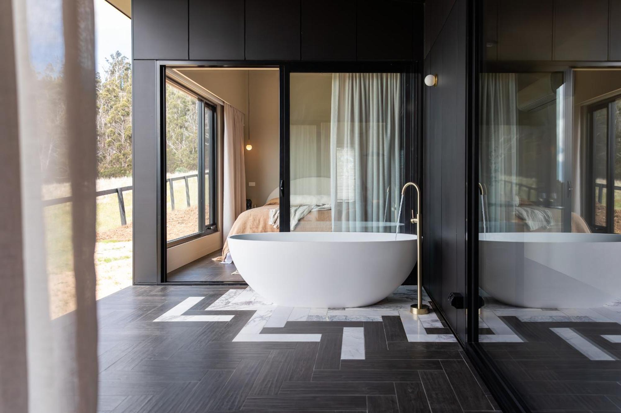 Wherewithal Luxury Suites Carlton Exterior photo